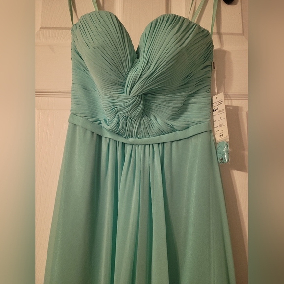 Prom Dress - Picture 2 of 5